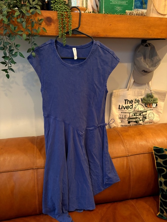 Anthropologie - Women’s Short Sleeve Asymmetrical Midi Dress - Picture 2 of 9